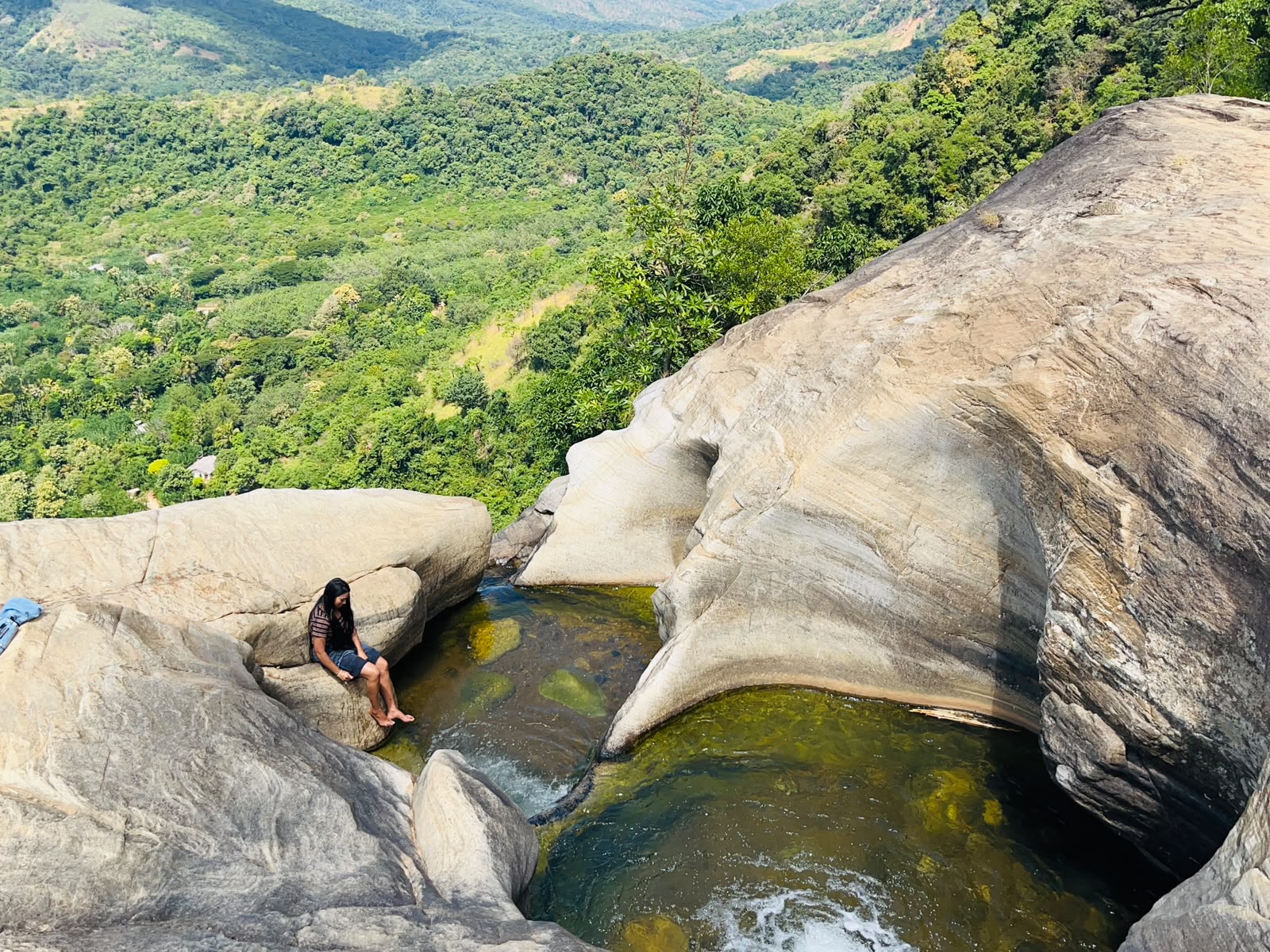 Diyaluma fall and Upper Diyaluma
