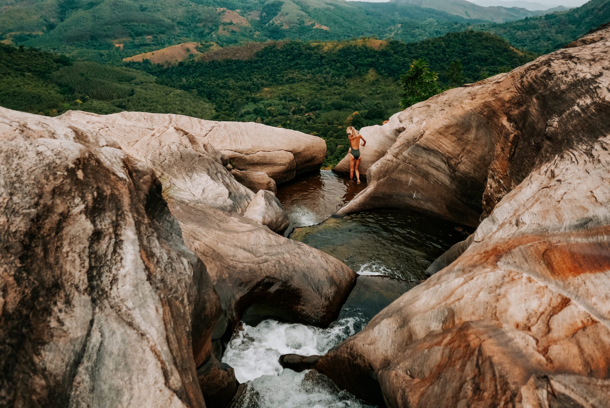 Diyaluma Falls Upper Pool